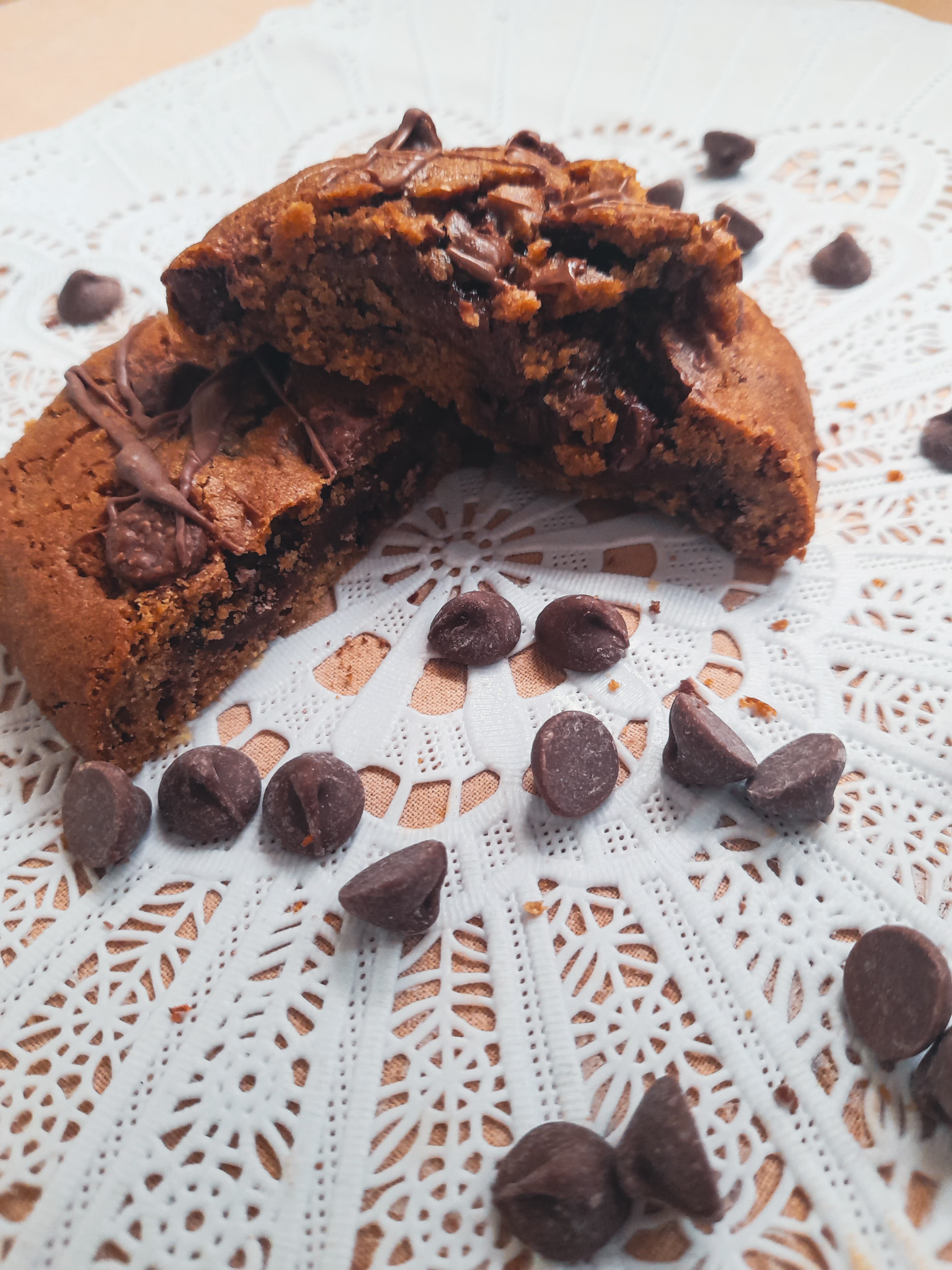 Cookie Tradicional Recheado com Brigadeiro